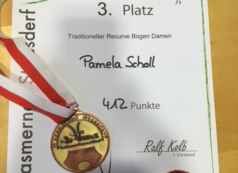 Pam erkämpft sich den 3.Platz beim Bogenturnier in Steinsdorf