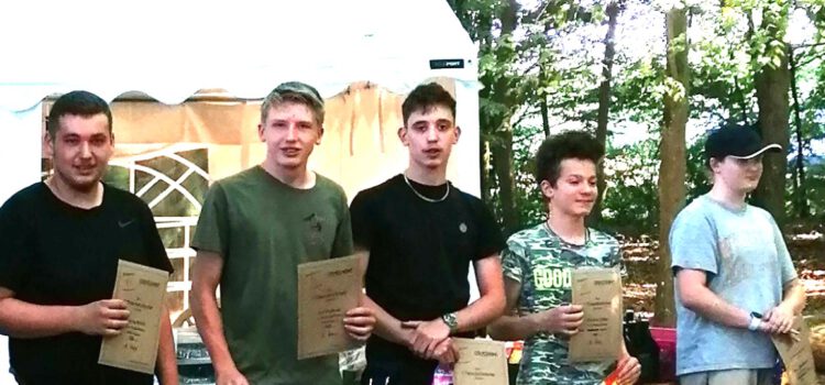 Etienne gewinnt das 7.Felsenkeller Bogenturnier